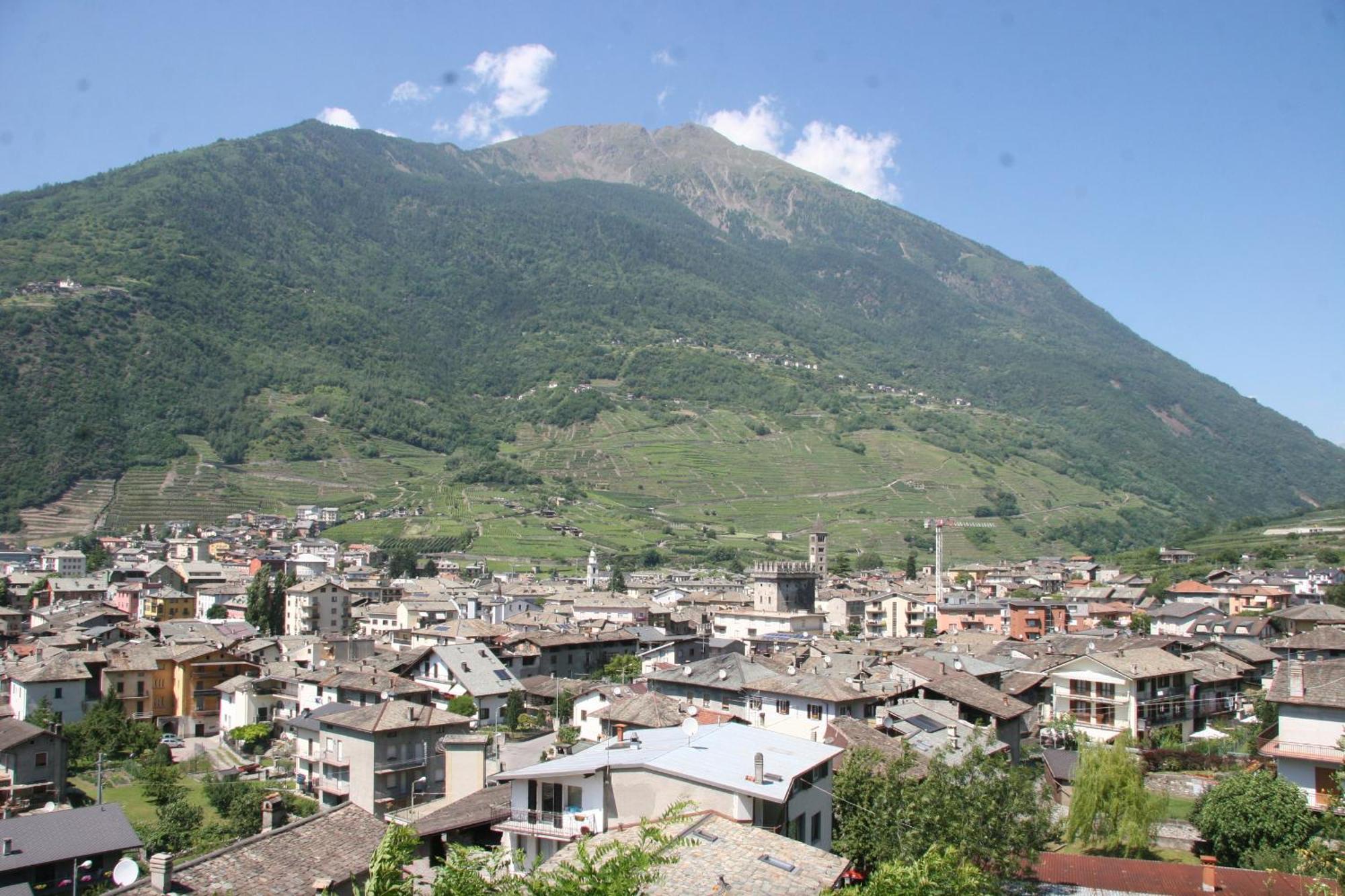 蒂拉诺城堡旅馆 外观 照片
